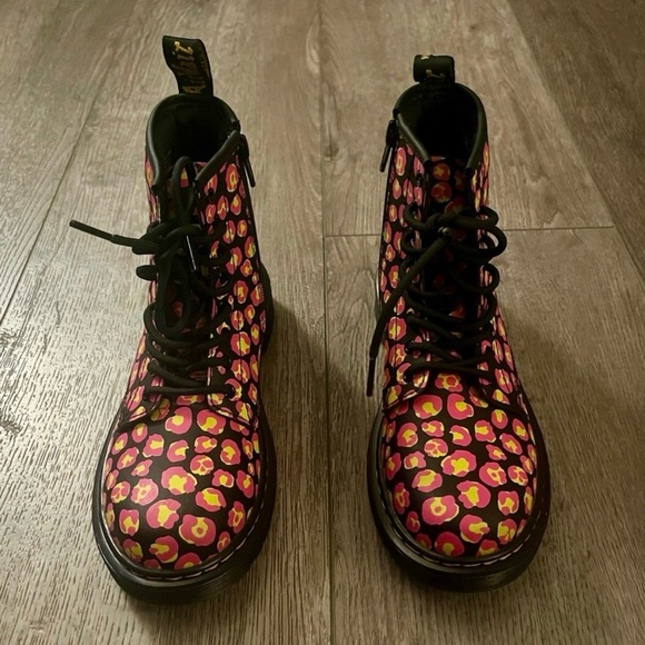 Dr. Martens Leopard Hydro Leather Lace Up Combat Boots Junior Size 3 - Picture 2 of 11